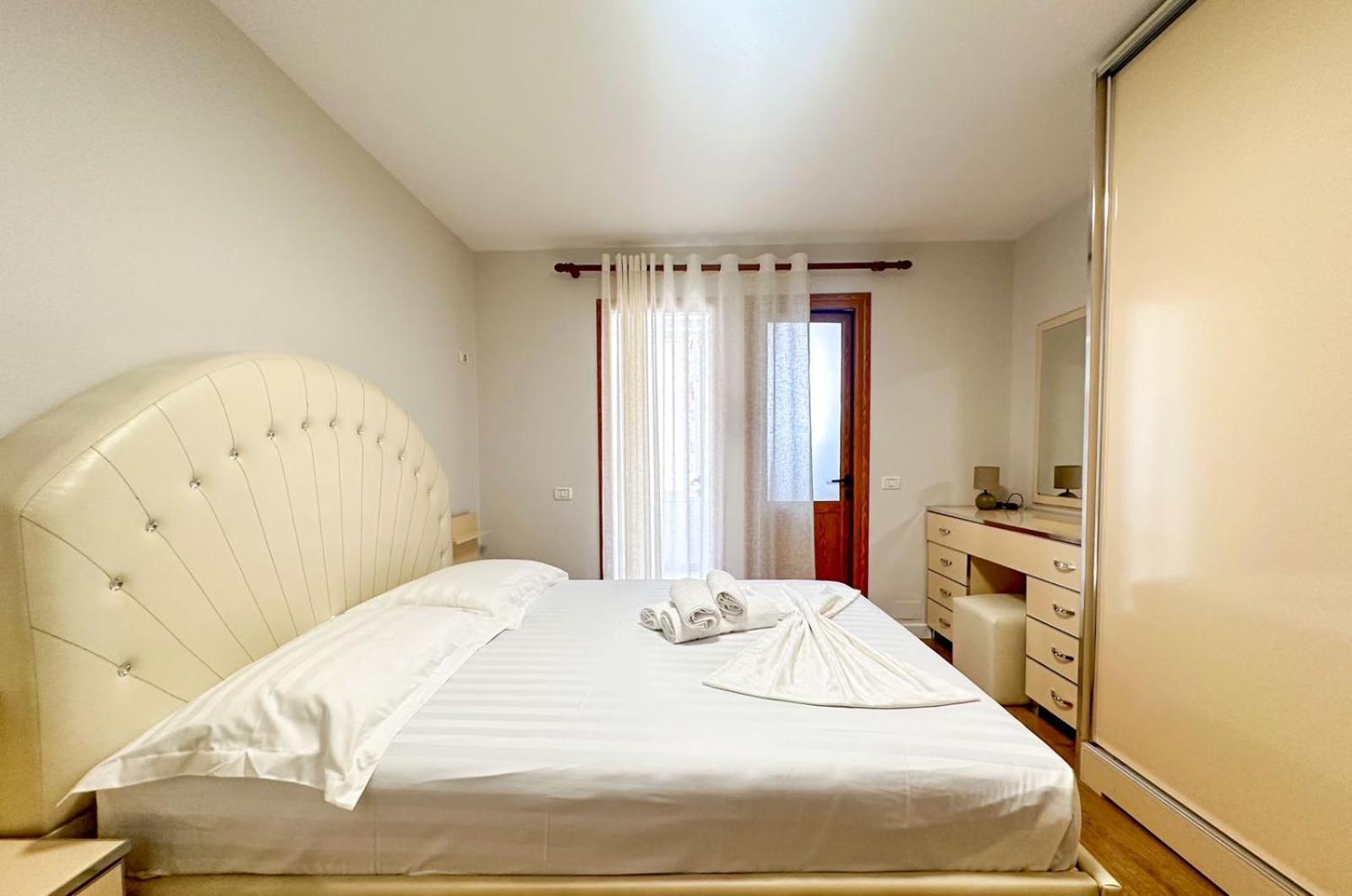 Block Inn Apartments Tirana Esterno foto
