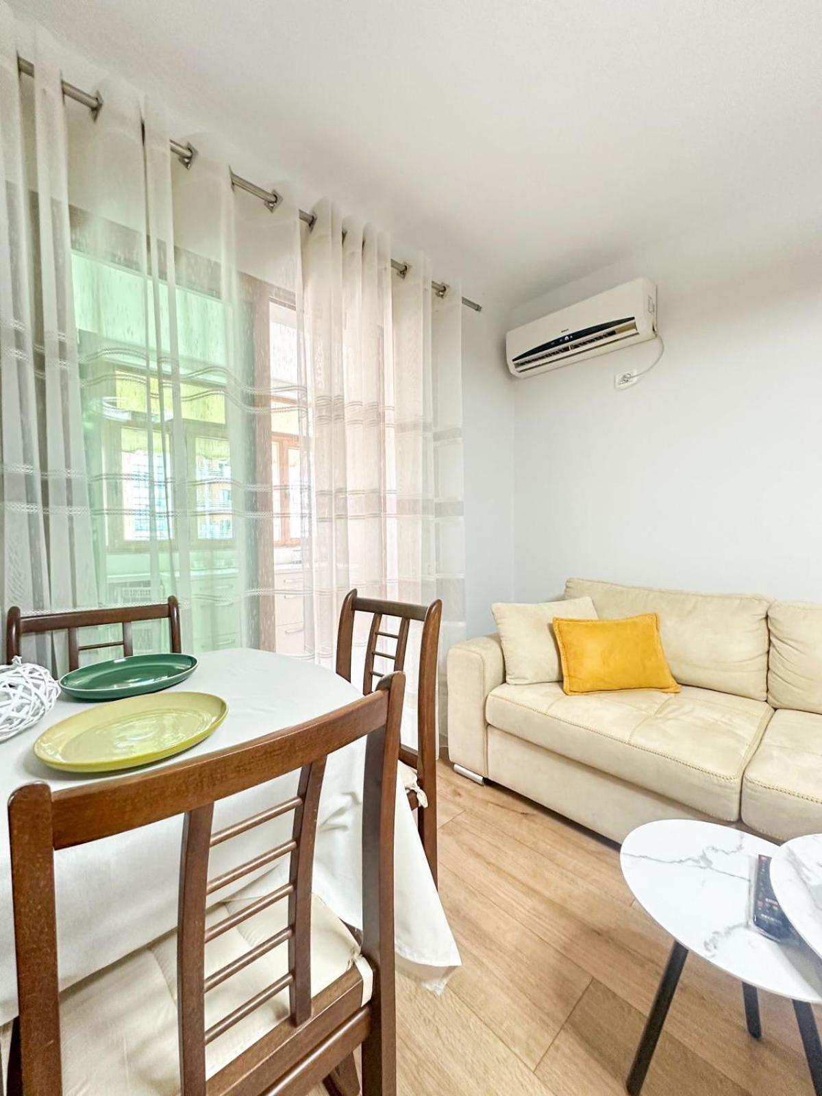 Block Inn Apartments Tirana Esterno foto