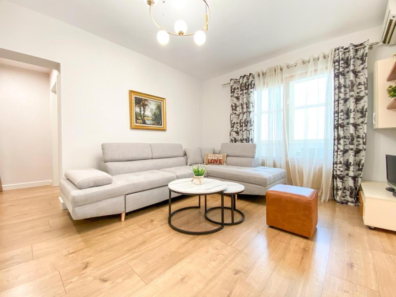 Block Inn Apartments Tirana Esterno foto