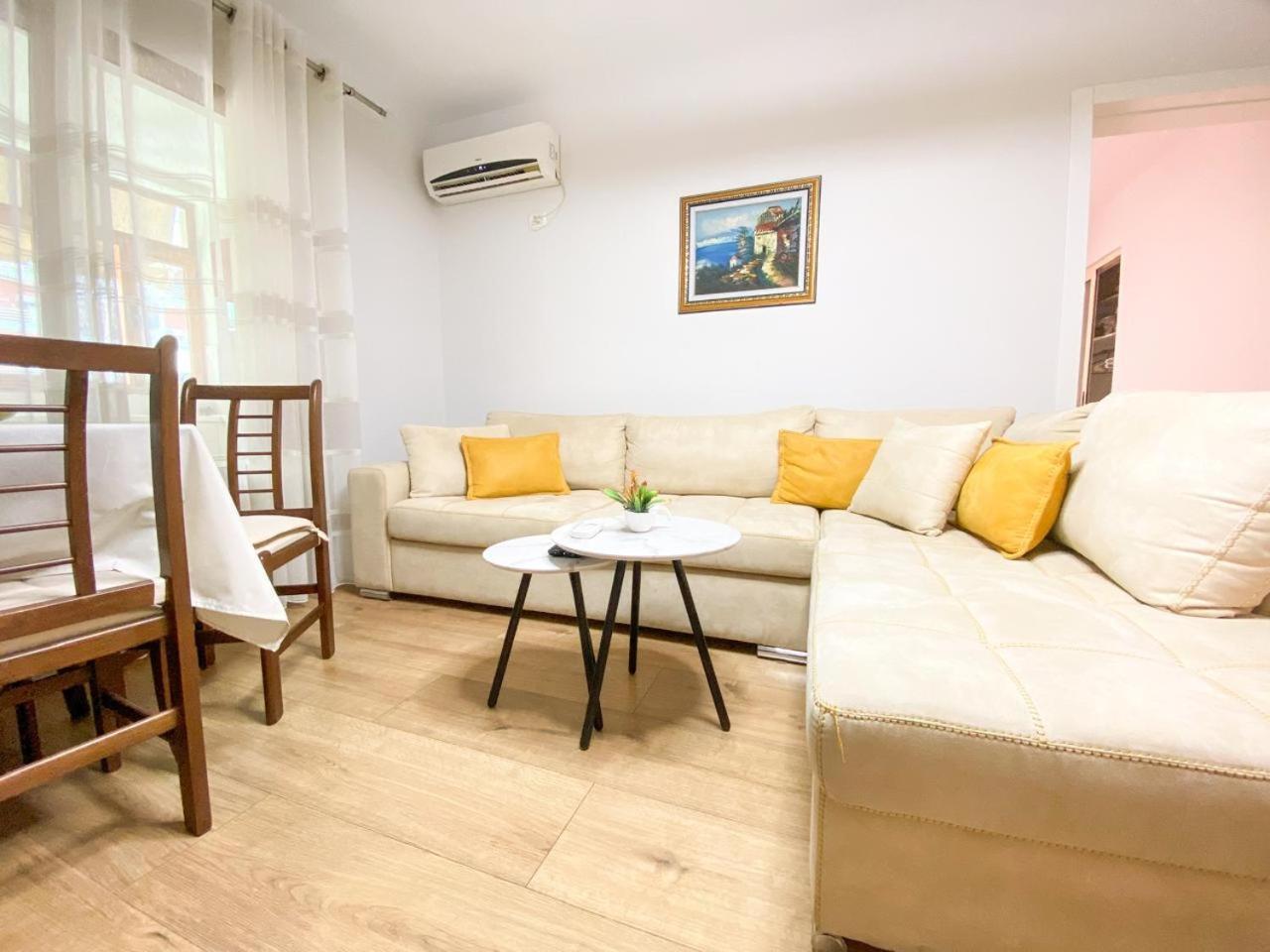 Block Inn Apartments Tirana Esterno foto
