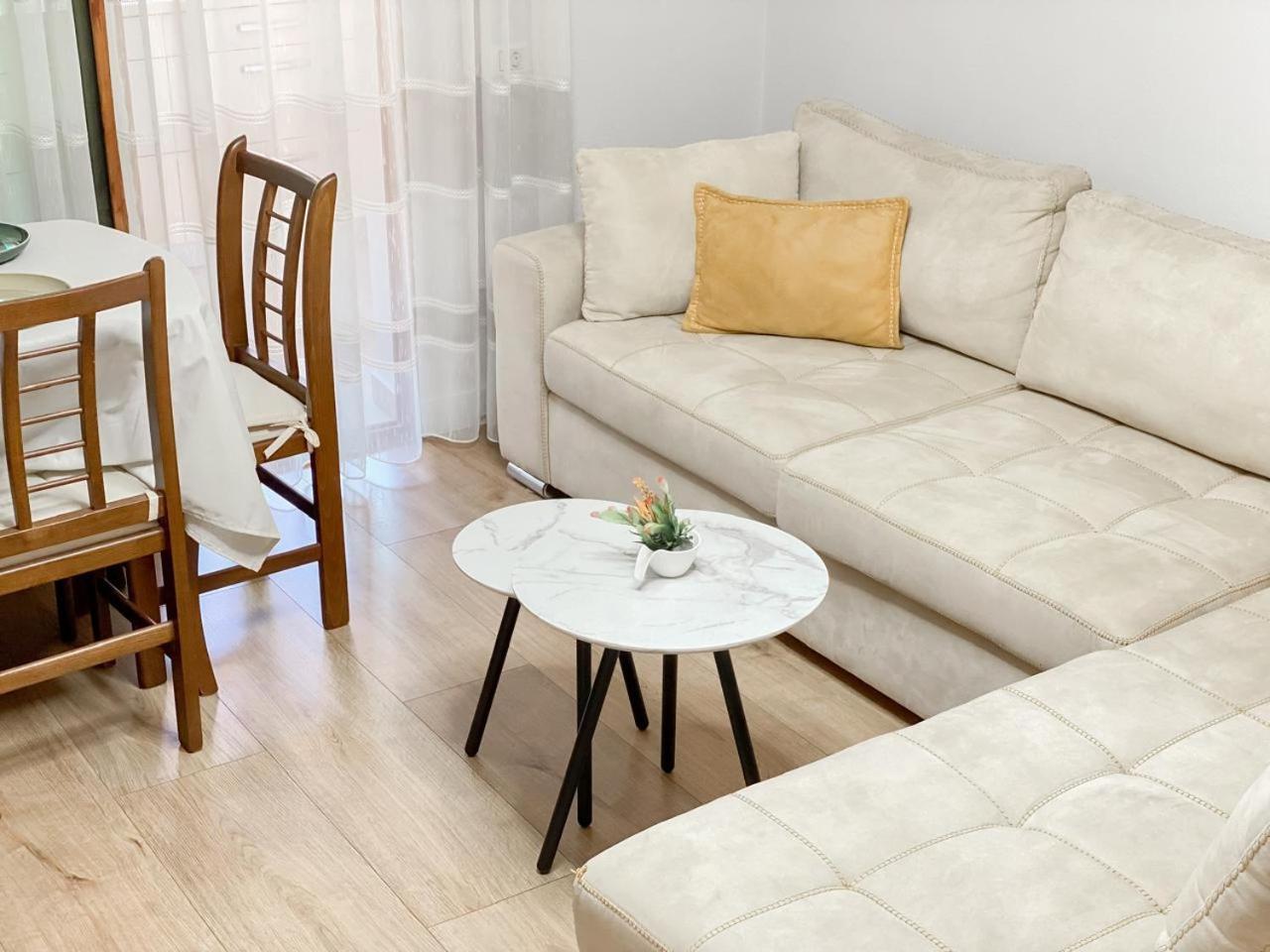 Block Inn Apartments Tirana Esterno foto